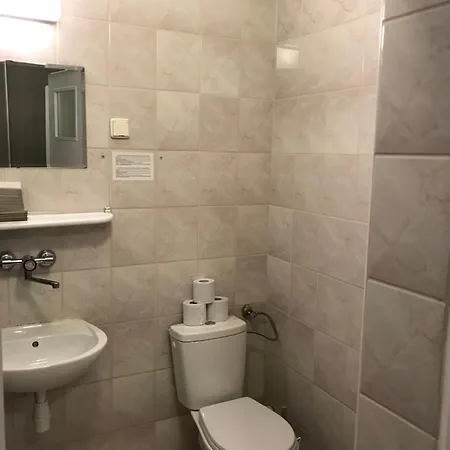 Dom Studenta Pod Jeleniem Hotel apartamentowy Jelenia Góra