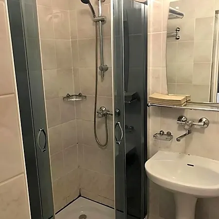 Dom Studenta Pod Jeleniem Aparthotel Jelenia Góra