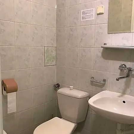 Dom Studenta Pod Jeleniem Aparthotel Jelenia Góra
