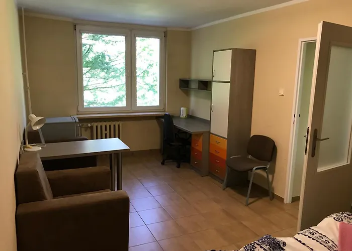 Dom Studenta Pod Jeleniem 3* 옐레니아구라