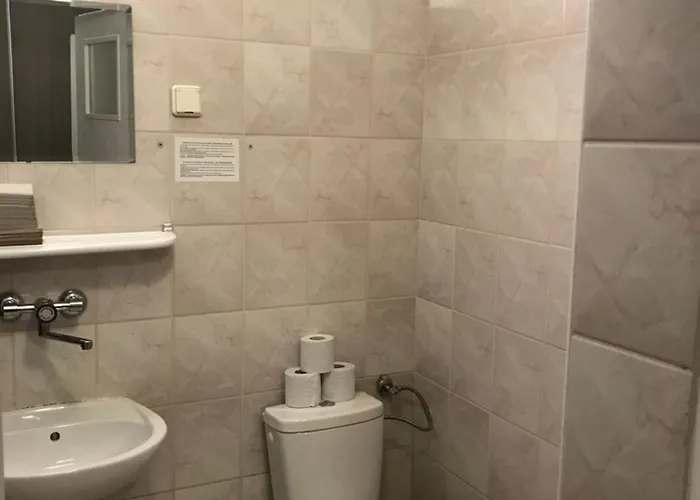 Dom Studenta Pod Jeleniem 아파트호텔 옐레니아구라